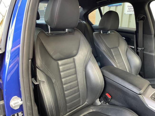 BMW 3 Series Photo 26