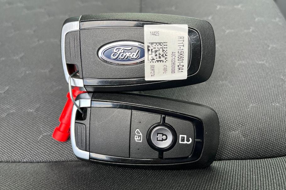 Used Ford TRANSIT CUSTOM KMZ4245 19