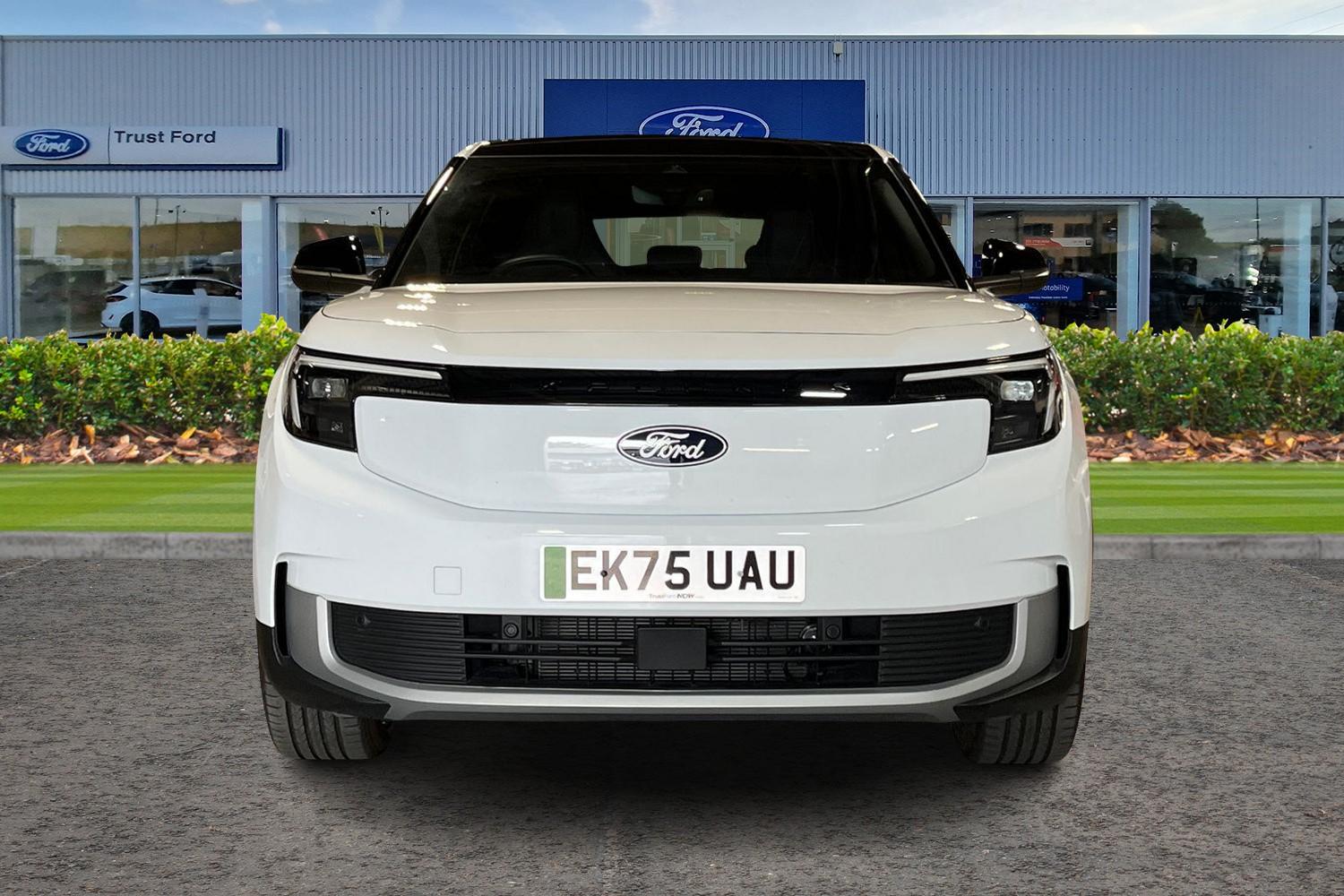 Ford Explorer Photo 5