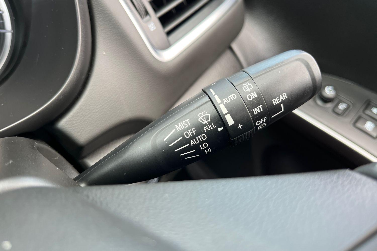 Suzuki S-CROSS Photo 14