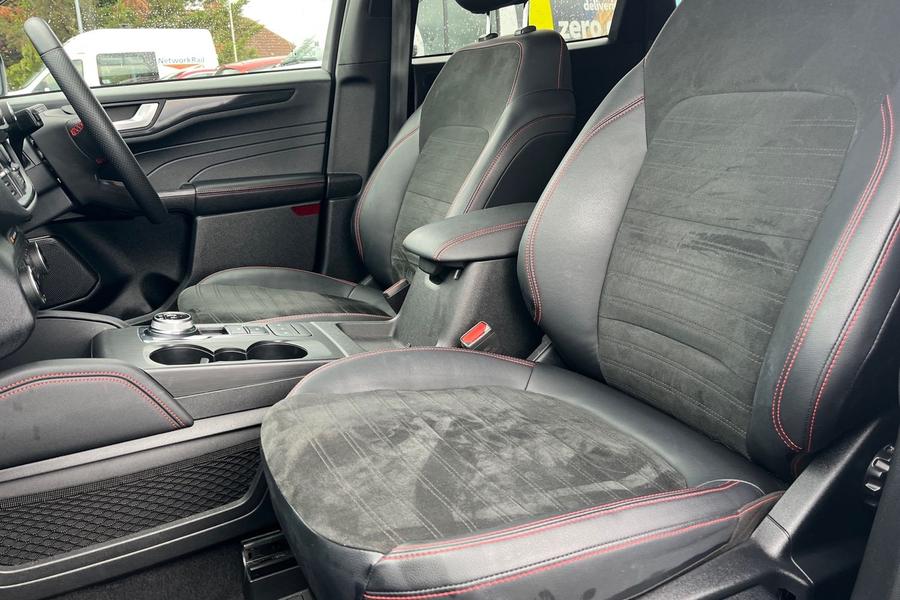Ford Kuga Photo autoimg-41a4d0e92e598168fd616f5db1b4b55c20d0d47d.jpg