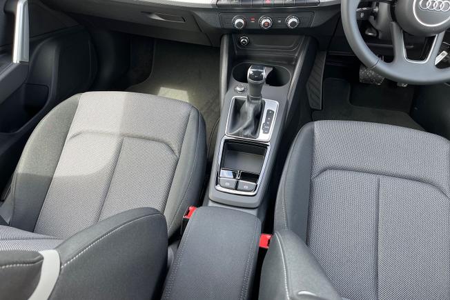 AUDI Q2 Photo 56