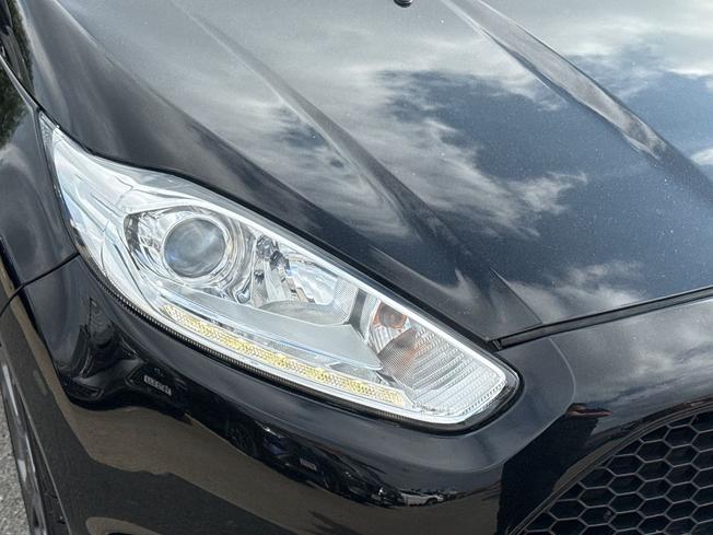 FORD Fiesta Photo 22