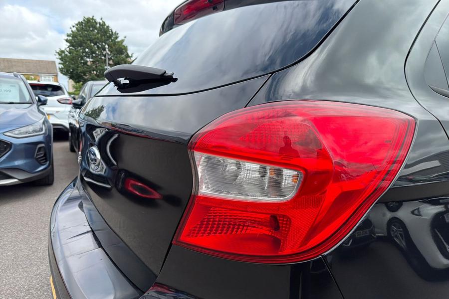 Ford KA+ Photo autoimg-41a8a9ed7f57729a3abc6e9888058f5fec86c9f0.jpg