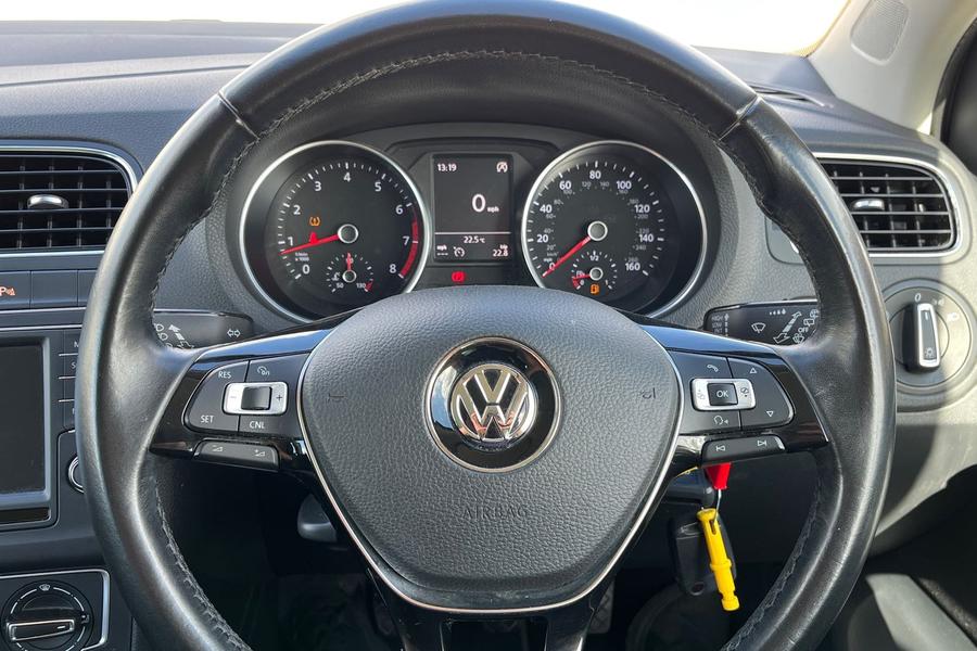 Volkswagen Polo Photo autoimg-41a8ea9abd004b7a078a5f65c8ae803cb1540c5d.jpg