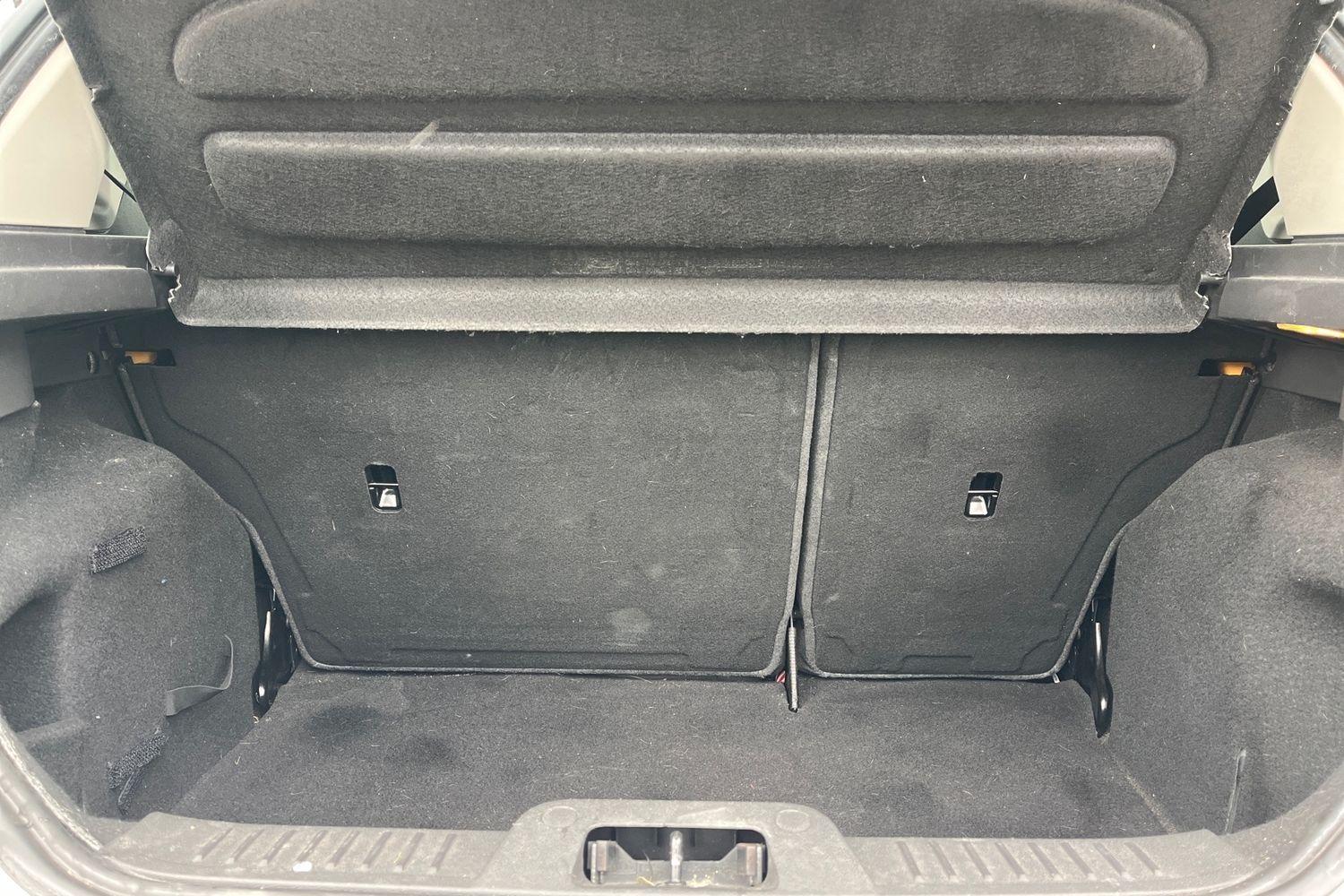 Ford FIESTA Photo 20