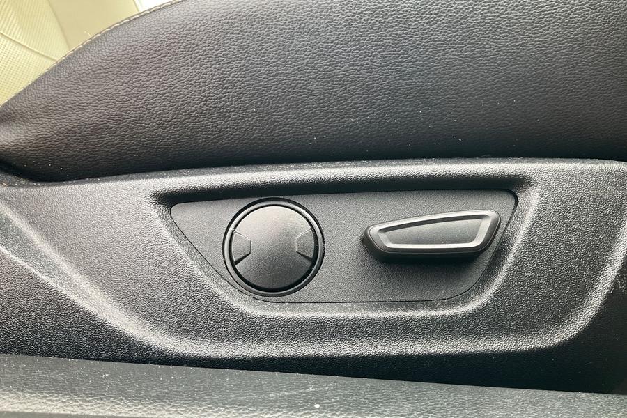 Ford MUSTANG Photo autoimg-41ab9ebc0501078ffb0ef1259df3e8ee6075184e.jpg