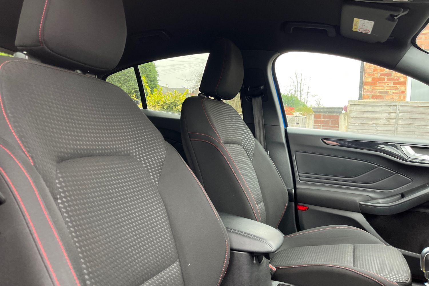Ford FOCUS Photo 16
