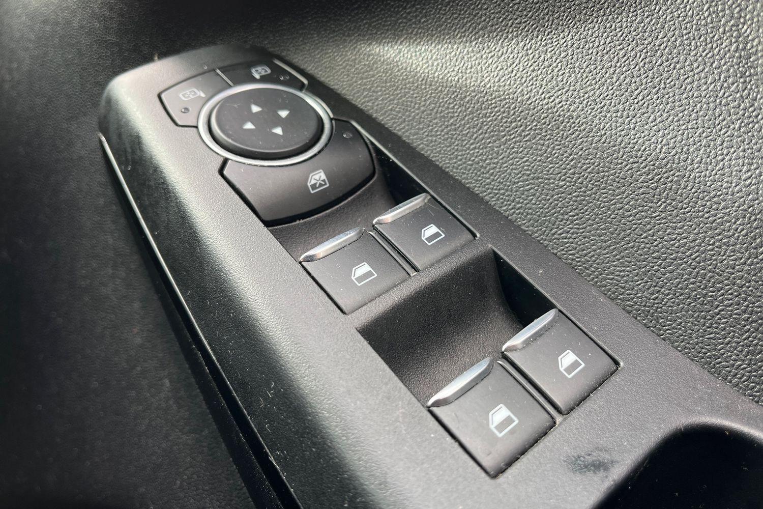 Ford FIESTA Photo 15