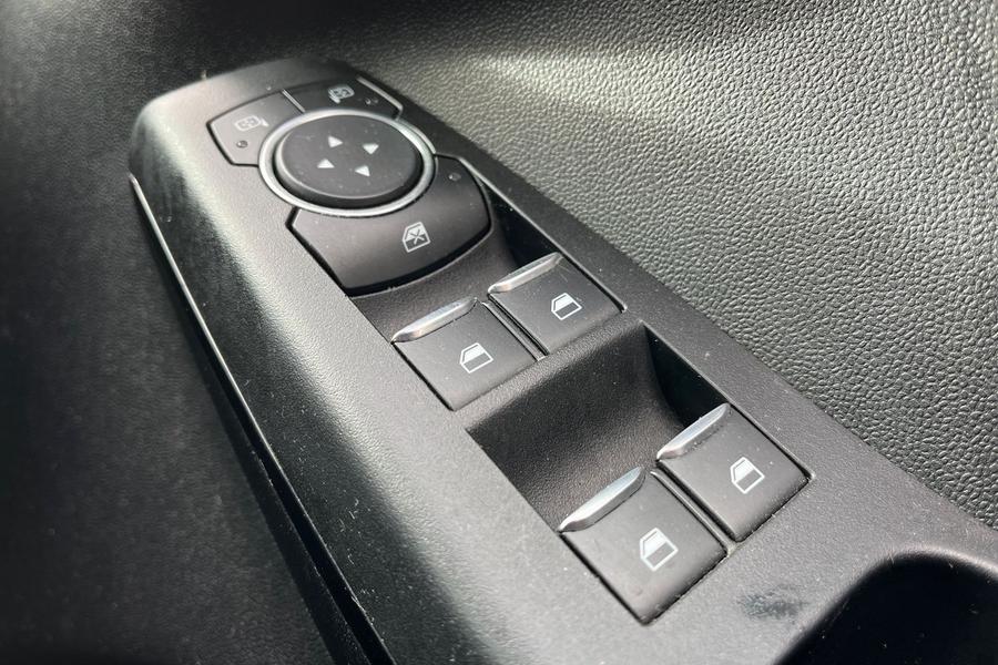 Ford FIESTA Photo autoimg-41af25dc8d4e4ca81b073216d39b10e9b15b4141.jpg