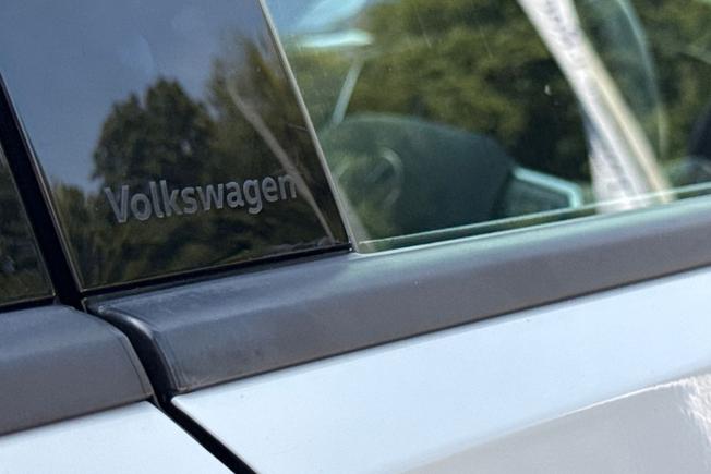 VOLKSWAGEN T-Roc Photo 23