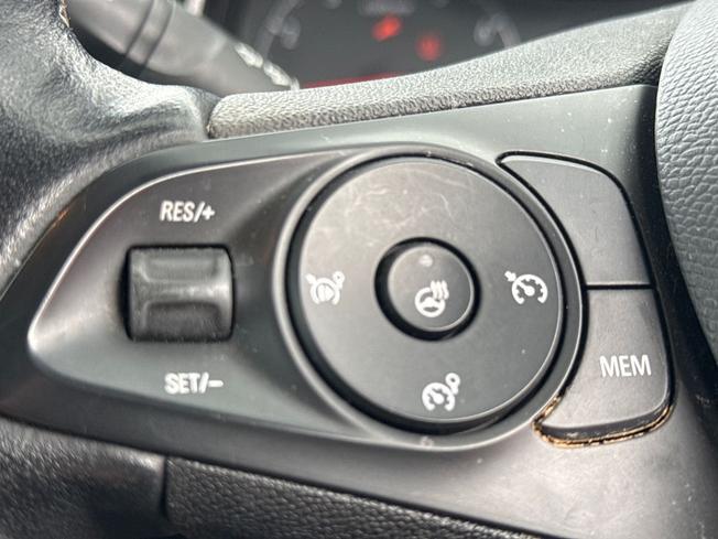 VAUXHALL Corsa Photo 16