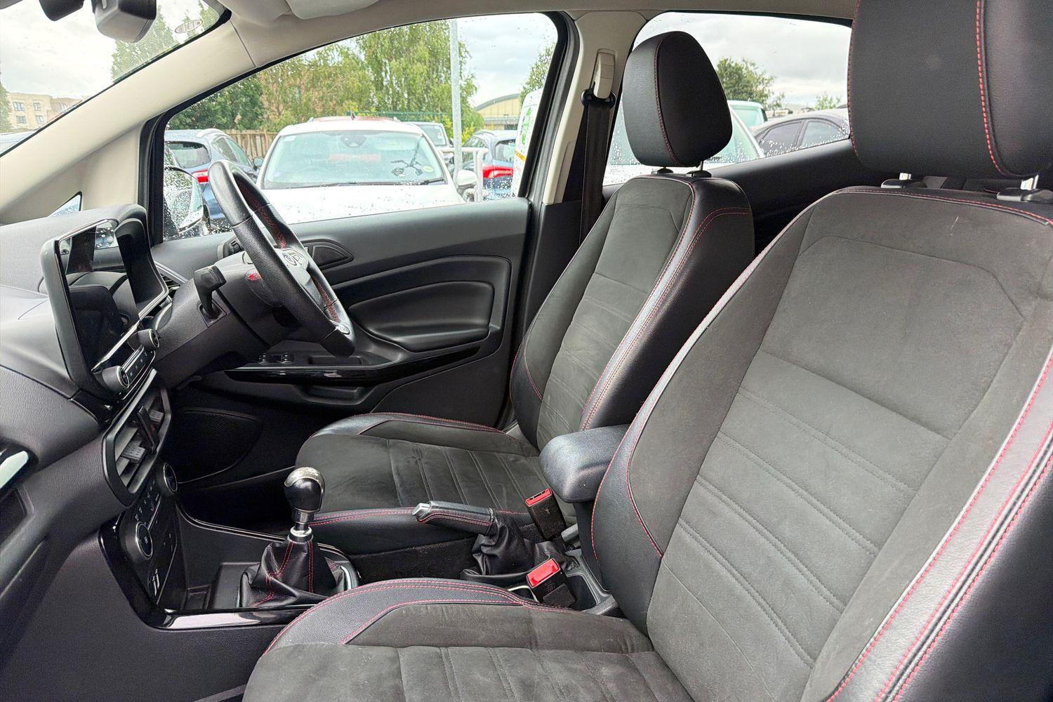 Ford ECOSPORT Photo 18