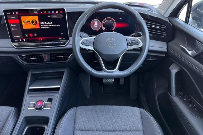VOLKSWAGEN Tiguan Photo 11