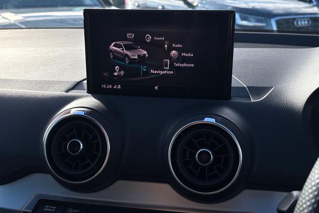 AUDI Q2 Photo 13