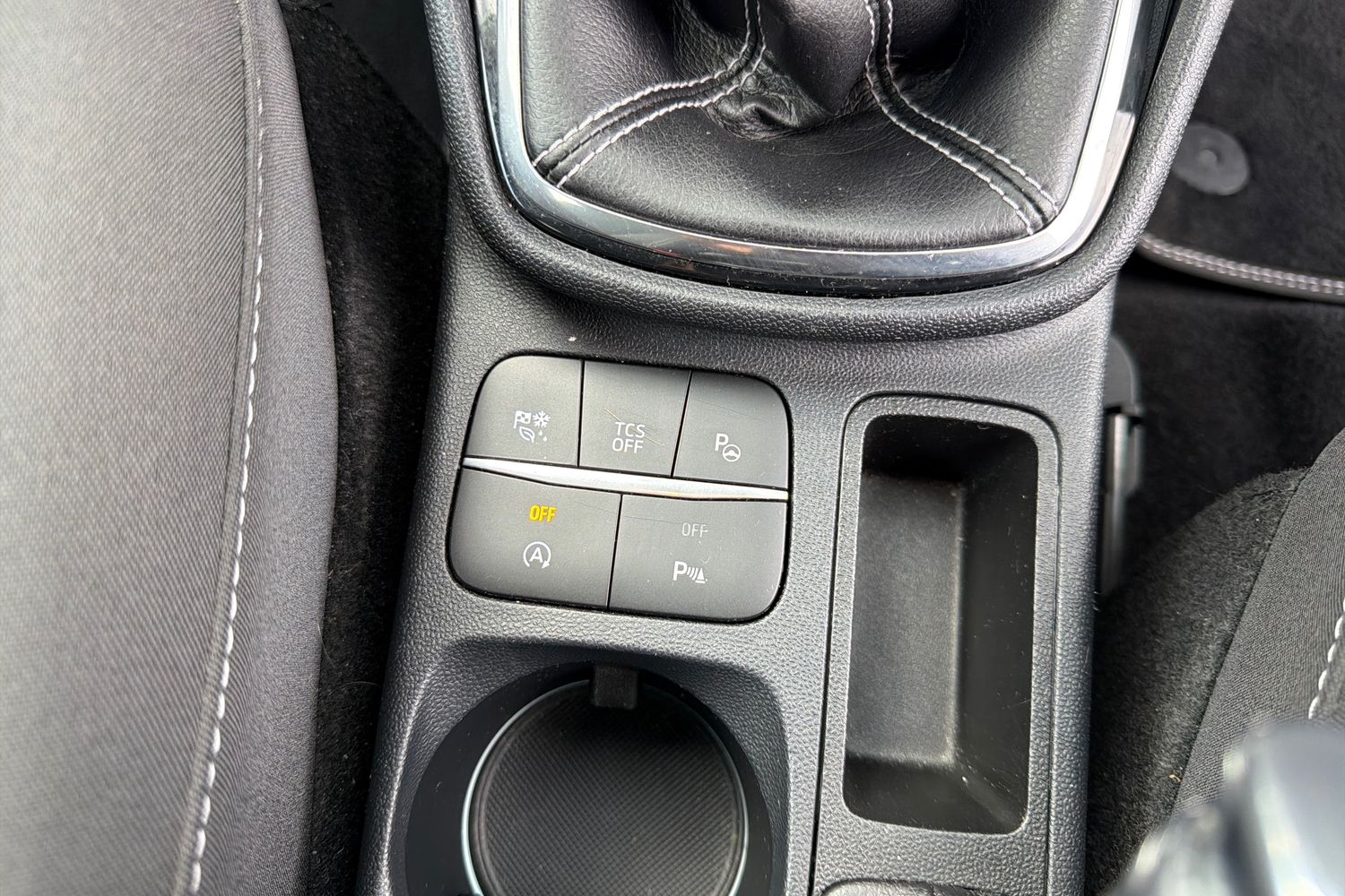 Ford FIESTA Photo 30