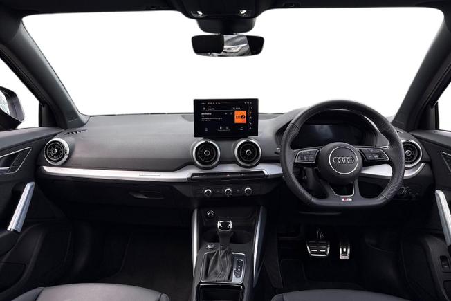 AUDI Q2 Photo 10