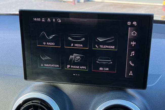 Audi Q2 Photo 13