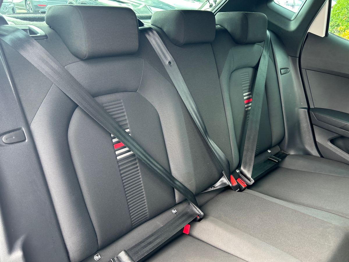 SEAT Ibiza Photo 38