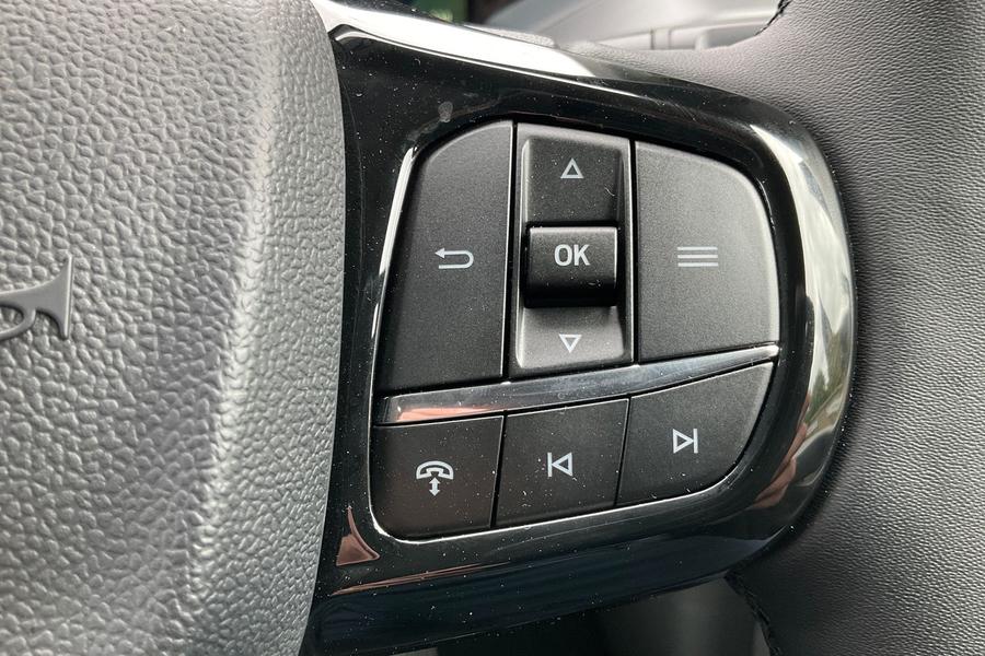 Ford Tourneo Custom Photo autoimg-41db8944d087f2b26795f0f6fa0b6baeb0e95bd7.jpg
