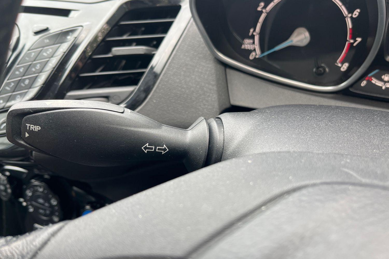 Ford FIESTA Photo 13