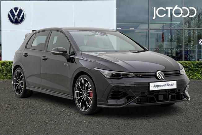 VOLKSWAGEN Golf Photo 1