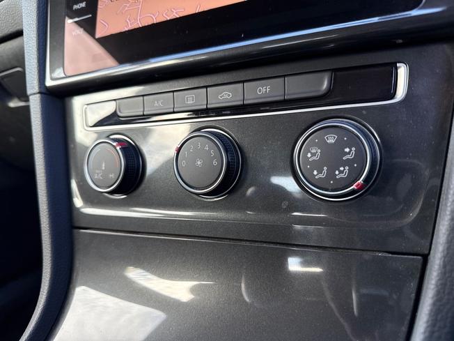 VOLKSWAGEN Golf Photo 32