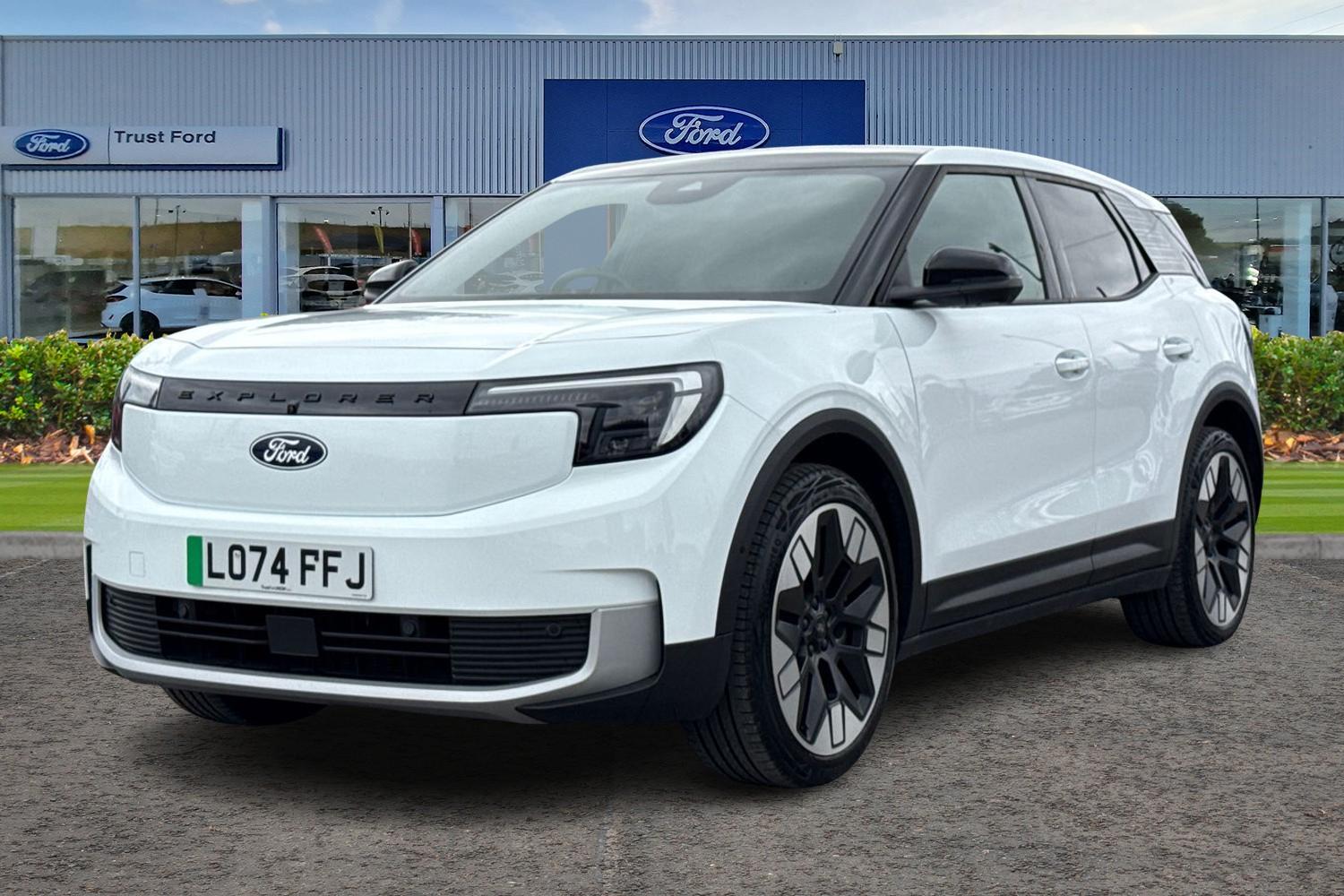 Ford Explorer Photo 4