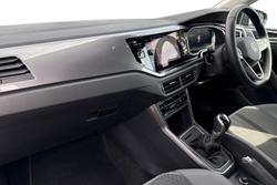 VOLKSWAGEN Polo Photo 2