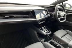 AUDI Q4 e-tron Photo 2