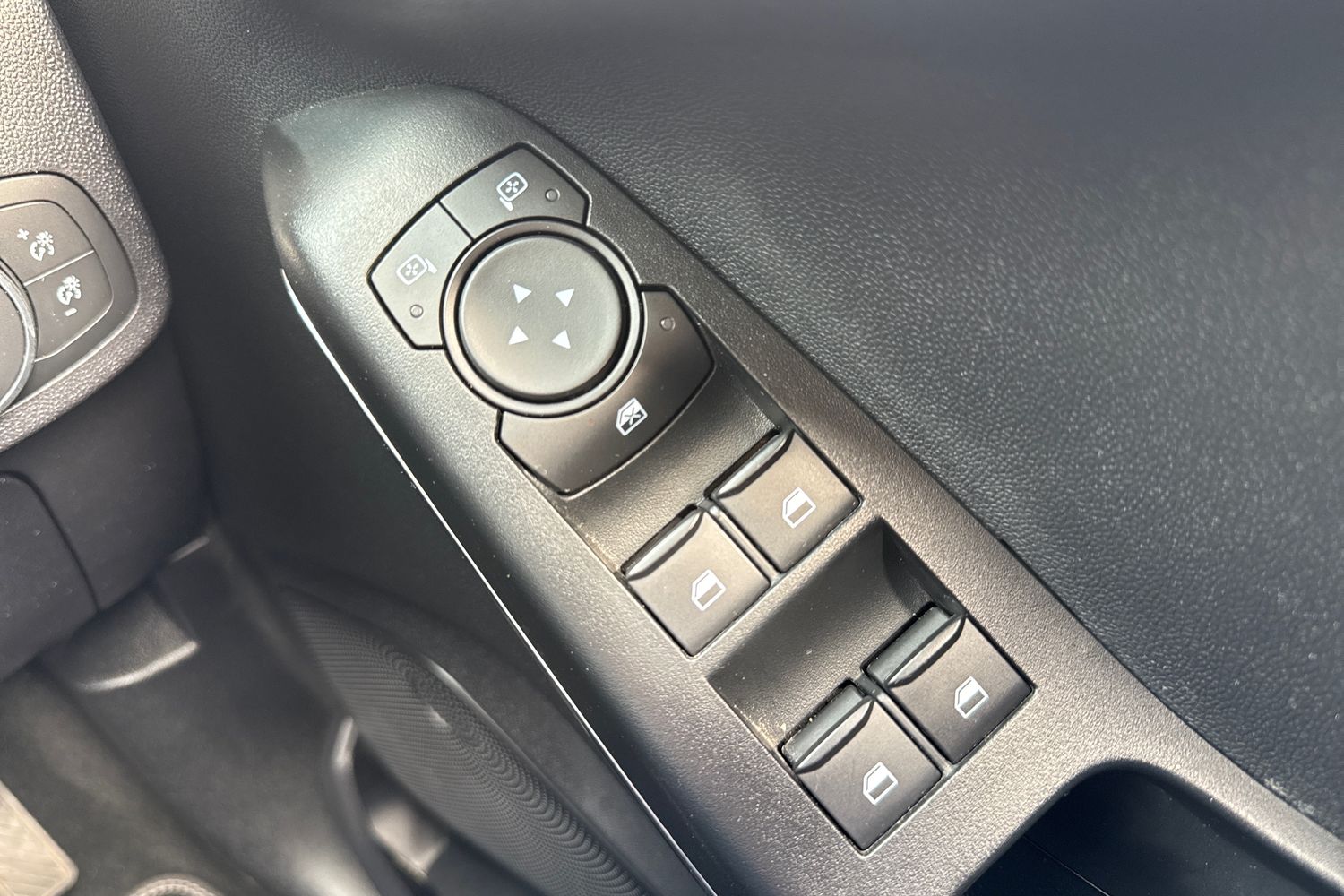 Ford FIESTA Photo 15