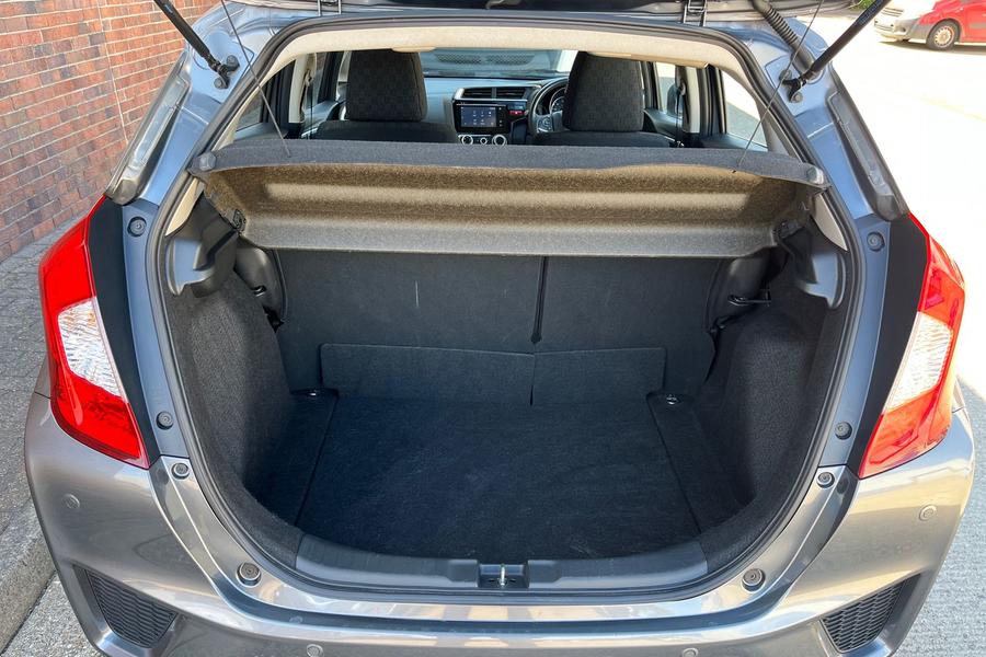 Honda Jazz Photo autoimg-41ee2f8798519b6467158756cf370956f82bf1ec.jpg