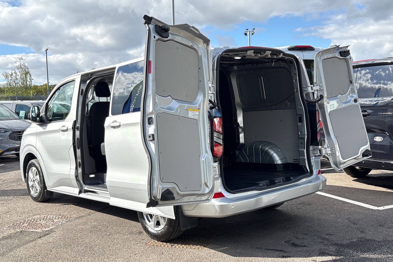 Ford TRANSIT CUSTOM Photo 18