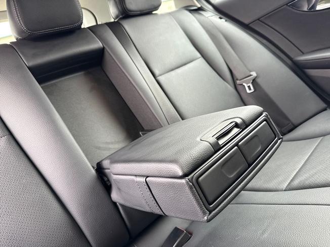 MERCEDES-BENZ C Class Photo 25