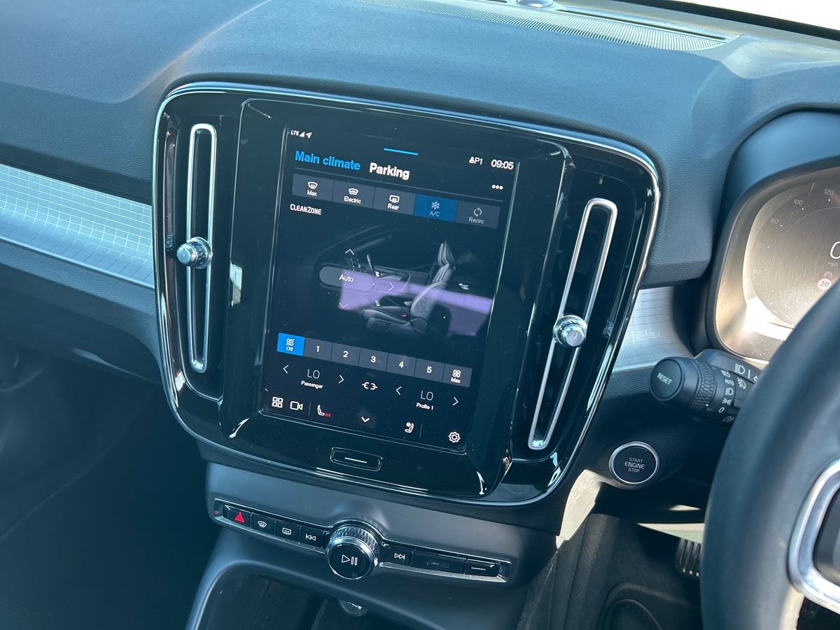 Volvo XC40 Photo 11