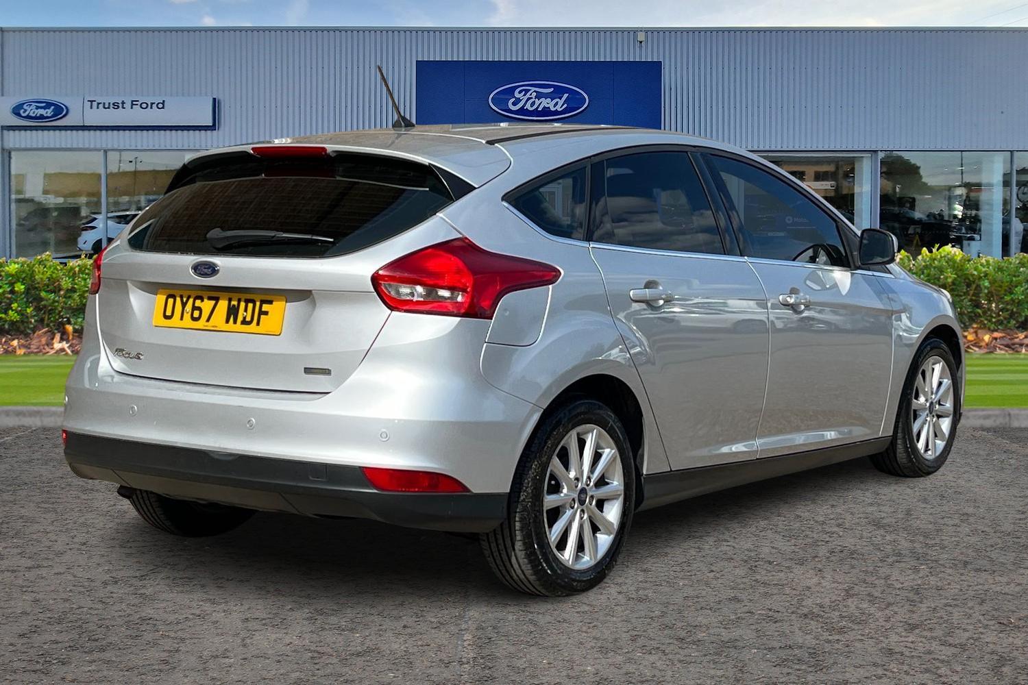 Ford FOCUS Photo 3