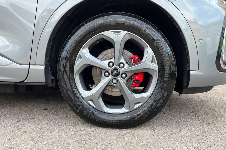 Ford KUGA Photo autoimg-41fe052a5f0a61966b93808cf51d81f742d04c66.jpg