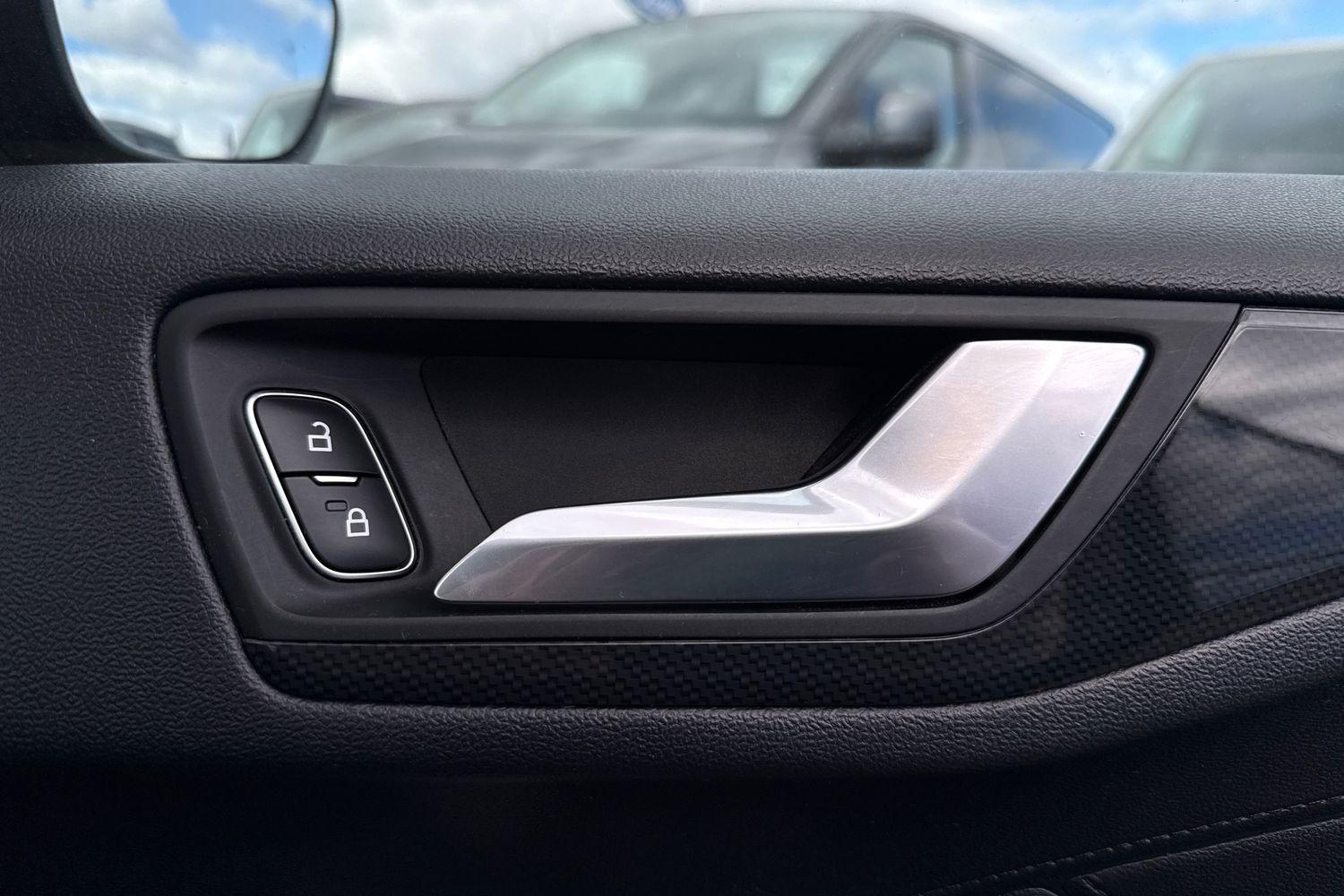 Ford Focus Photo 37