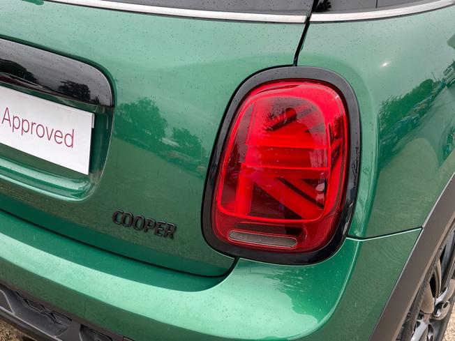 MINI Hatch Photo 18