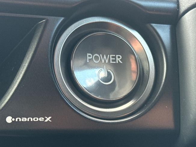 LEXUS Ux Photo 23