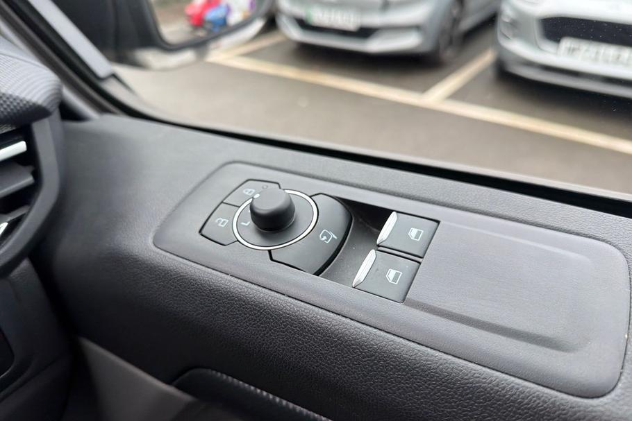 Used Ford TRANSIT CUSTOM WP25YZZ 36