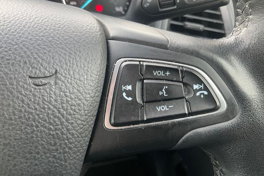 Ford ECOSPORT Photo autoimg-420aeacdac82cdde4c235cfe9bc9854200313450.jpg