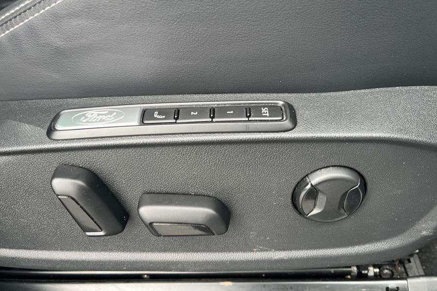 Ford EXPLORER Photo autoimg-420b7dd0bfa49c34824dbe9b28407da4d385029a.jpg