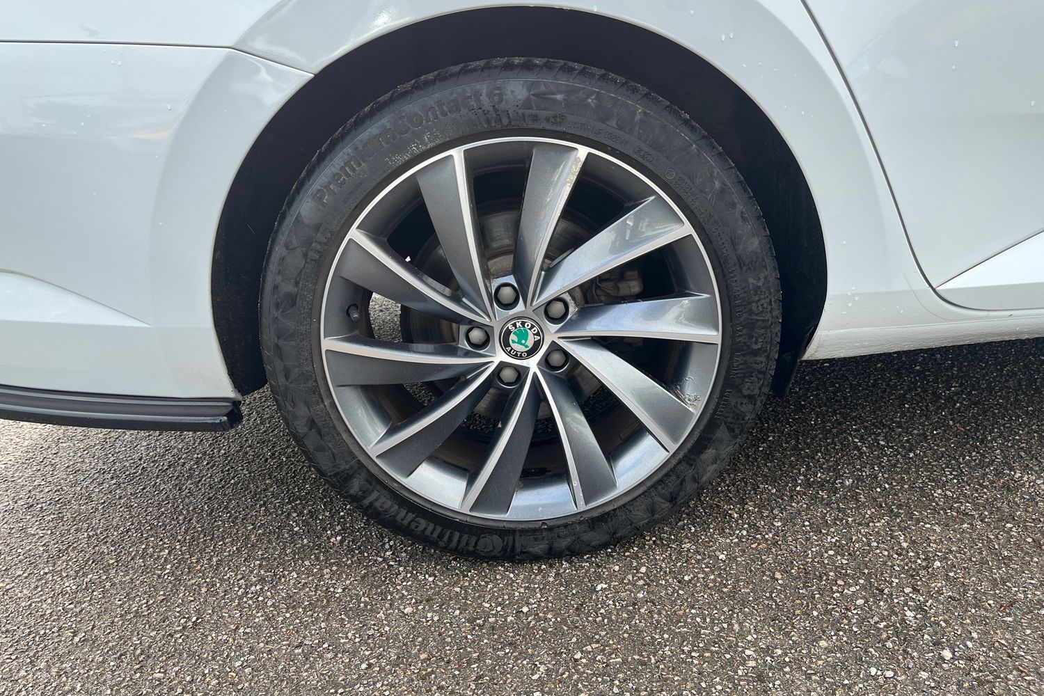 Skoda SUPERB Photo 37