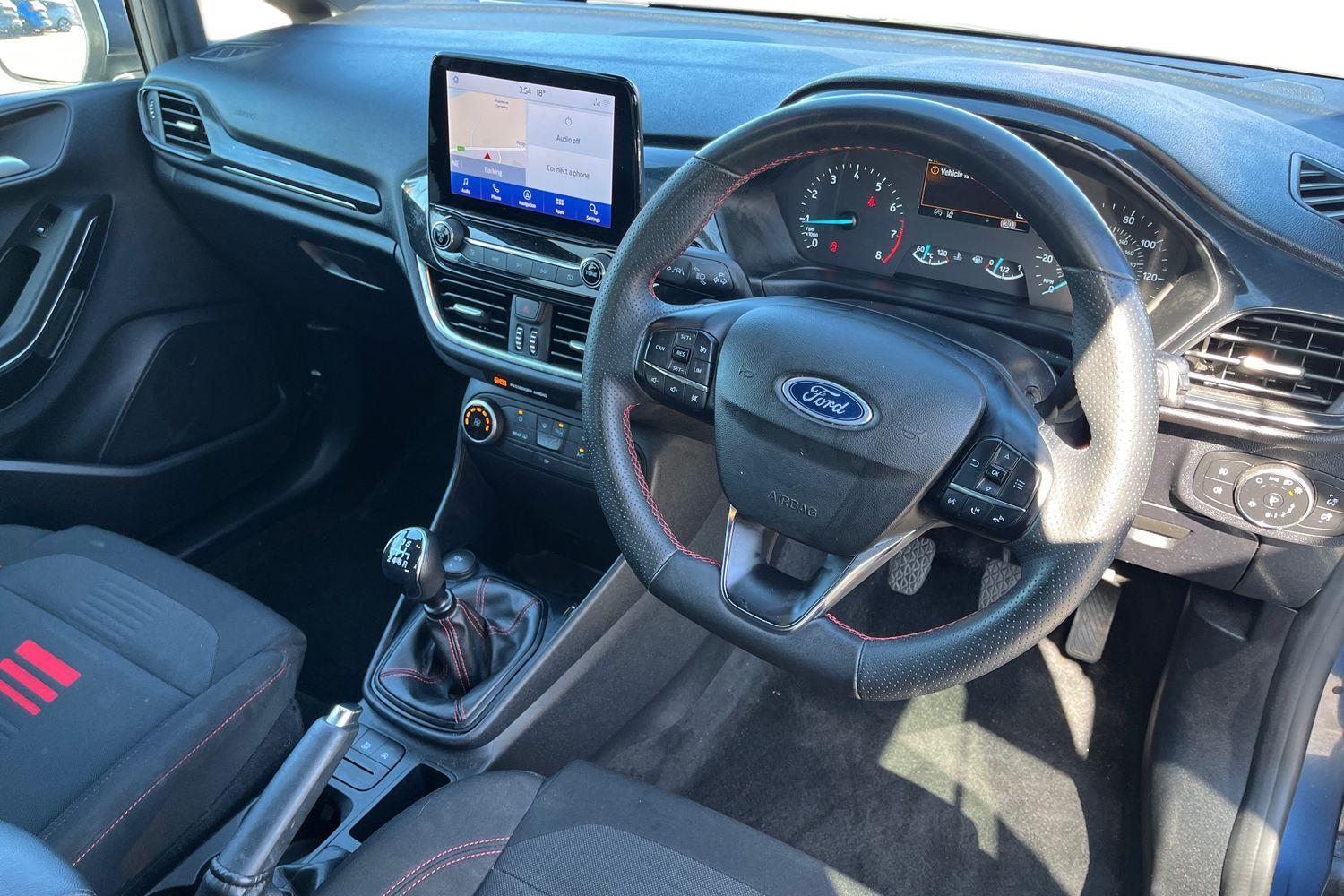 Ford FIESTA Photo 8