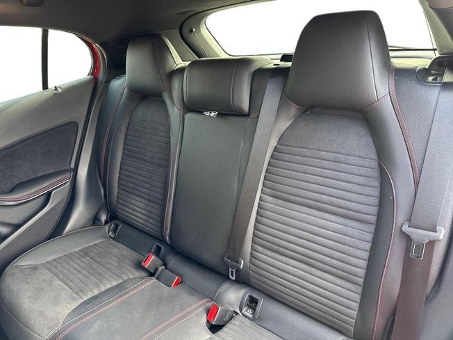 MERCEDES-BENZ Gla Photo 9