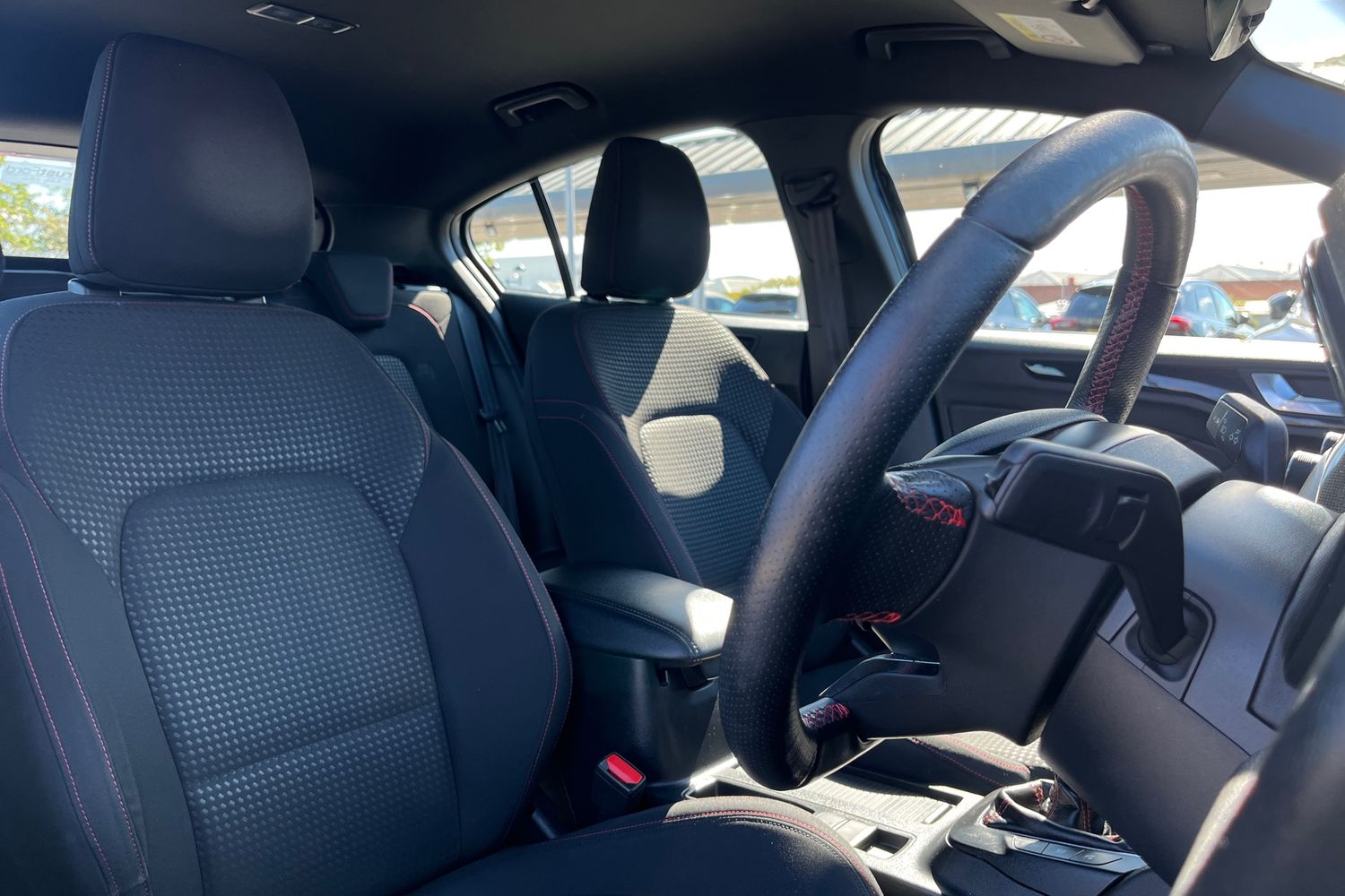 Ford Focus Photo 16