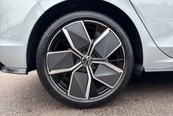 VOLKSWAGEN Golf Photo 5