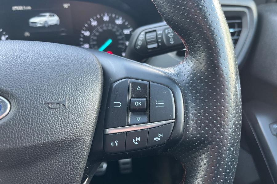 Ford FOCUS Photo autoimg-421670c1765a9888f88d06ecce95984090b0f5b1.jpg