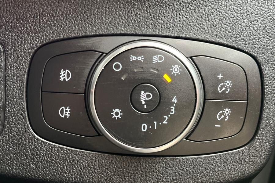 Ford PUMA Photo autoimg-4217a2aee7b280029c678afcbb697c379abc1452.jpg